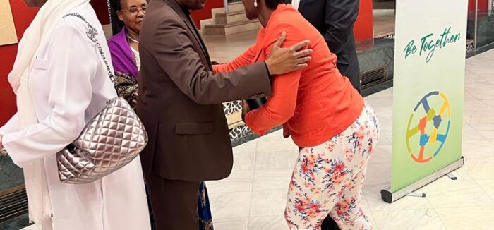 IMAGE-43-700x326 Deuxième édition : Soirée de Bienfaisance  pour récolter les fonds et envoyer le matériel médical en état d'utilisation dans les hôpitaux du Burundi